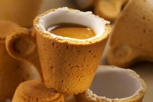 Sardi-edible-coffee-cup 1-e1343934489381.jpg